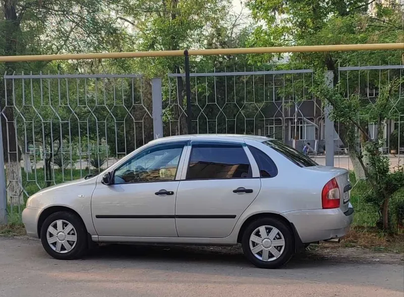 Продаю Lada Kalina седан