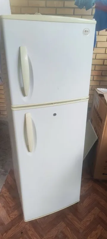 Xolodilnik LG zor sastayani