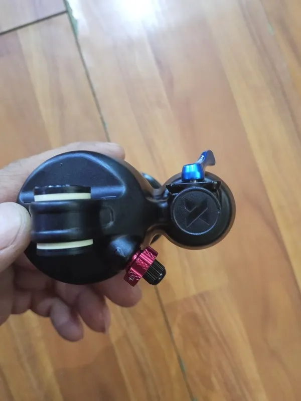 Продам новый задний амортизатор fox float performance elite 1