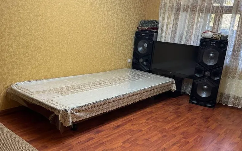 Янги банкетный стол сотилади