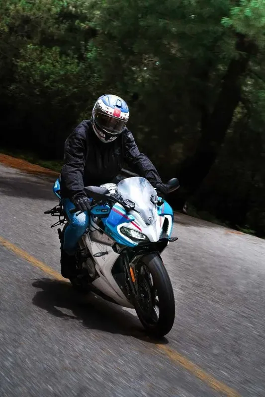 CFMOTO 250SR 2 Yillik rasmiy kafolat! 6 CFMOTO 250SR 2 Yillik rasmiy kafolat! 6