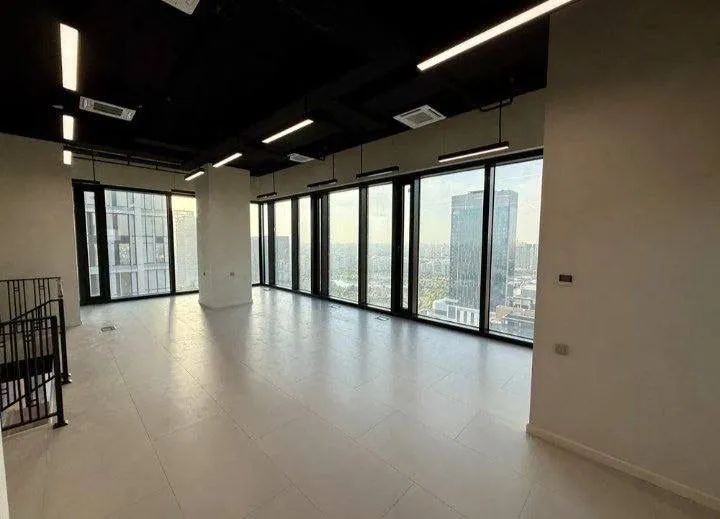 Nest One аренда офис 248 м2 20 этаж опен спейс — фото 3