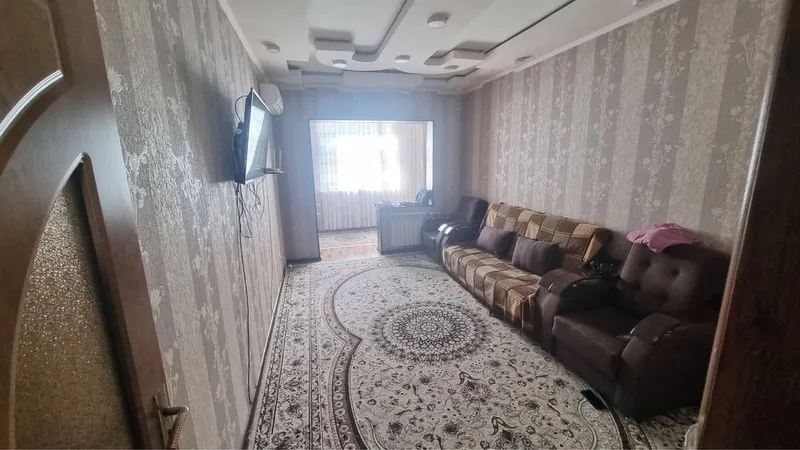 Divan Kreslo Holati zor Remont uchun almashtirvomiza