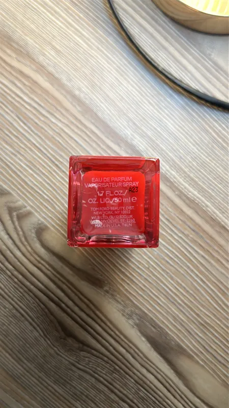 TOMFORD ELECTRIC CHERRY 2 TOMFORD ELECTRIC CHERRY 2