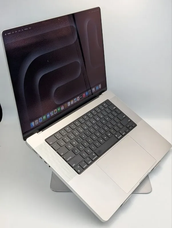 Mac Book Pro M2 Pro 2 Mac Book Pro M2 Pro 2