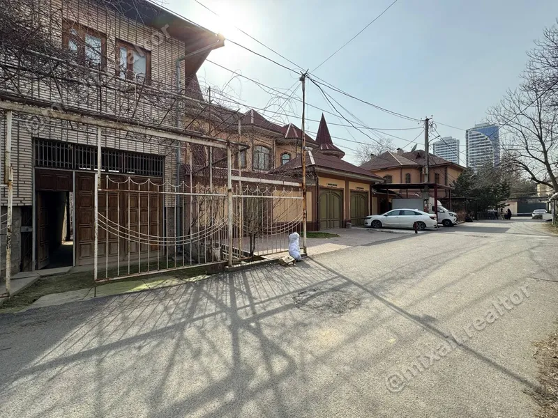 Продается 2-этажный дом, гостиница Россия, 9,3 сот — фото 1