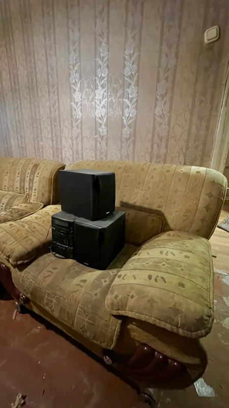 БЕСПЛАТНО диван и 2 кресла б/у 3