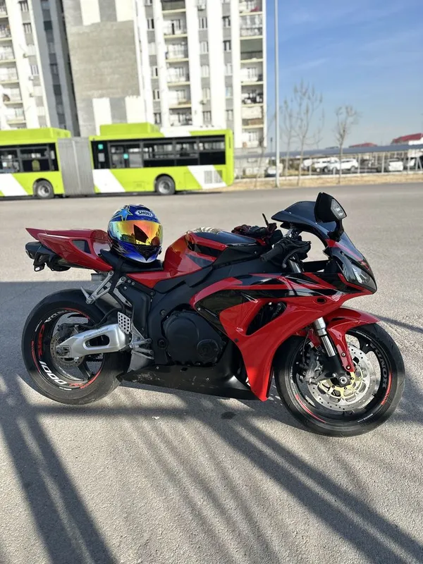 Срочно!! Продается Honda Sbr 1000 rr в идеальном состоянии док есть