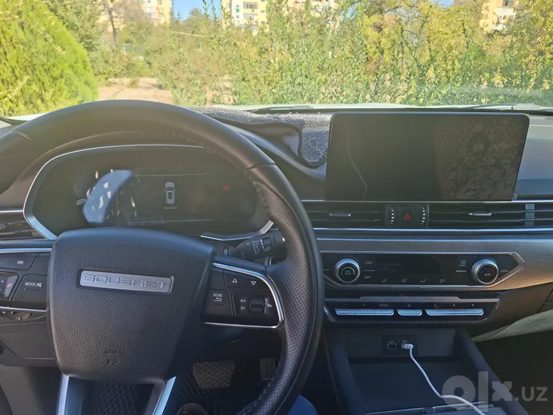 Автомобиль Soueast 8 DX 5 Автомобиль Soueast 8 DX 5