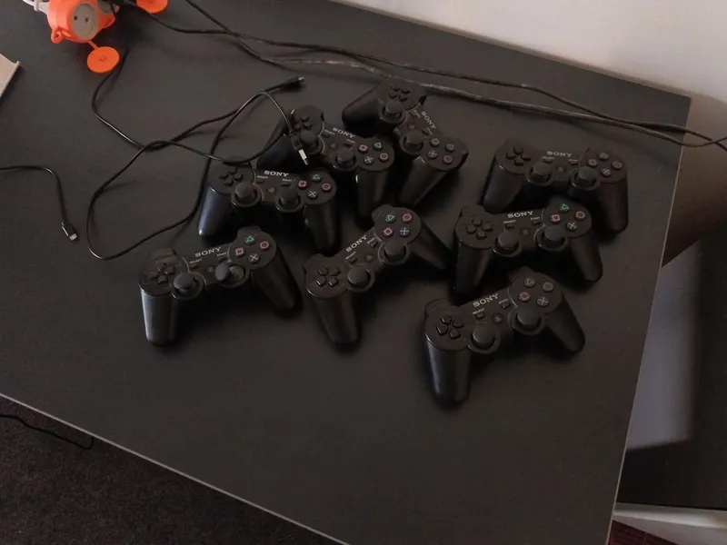 Playstation 3 bor 4 kamplekt sotiladi 3 Playstation 3 bor 4 kamplekt sotiladi 3