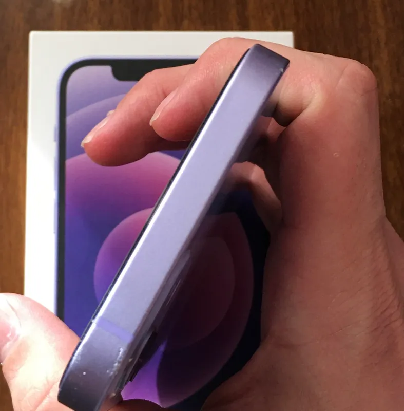 iPhone 12 обменяю 3