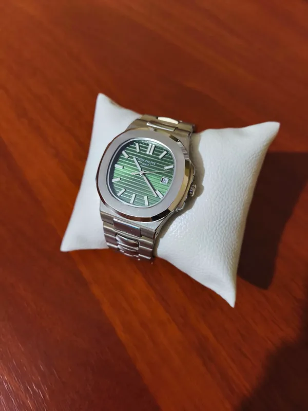 patek philippe nautilus qoʻl soat