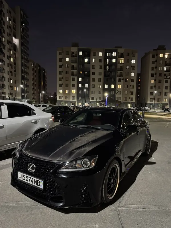 Lexus is F 3UZ dvigitel V8