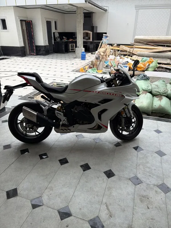 Мотоцикл Qj moto 600 rs 2025/2026 йил 1 Мотоцикл Qj moto 600 rs 2025/2026 йил 1