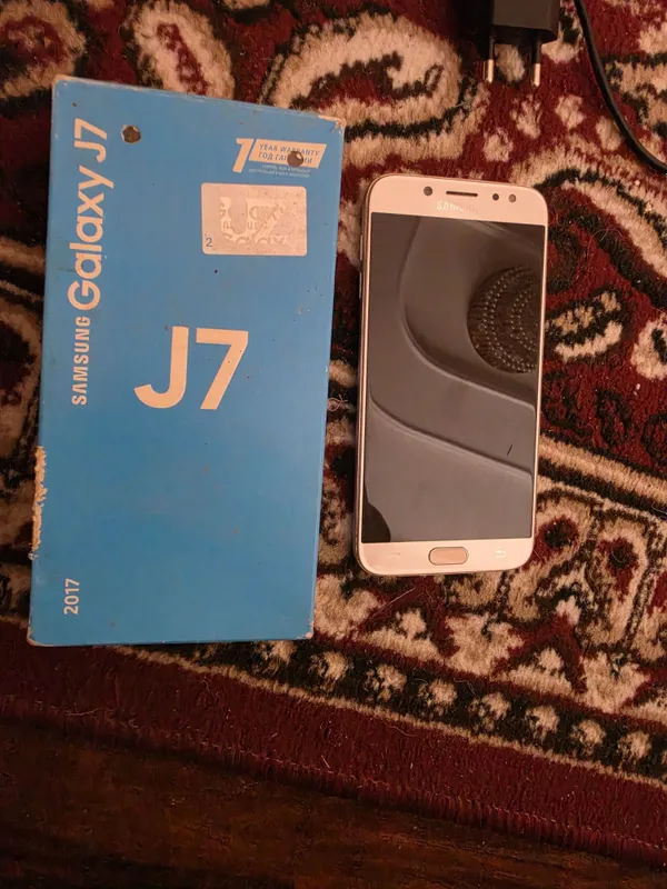 Samsung j 7 sotiladi