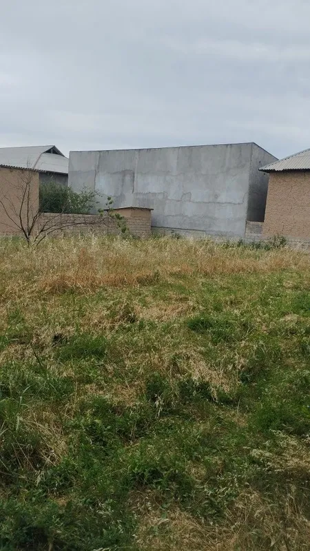 Uchastka sotiladi 10