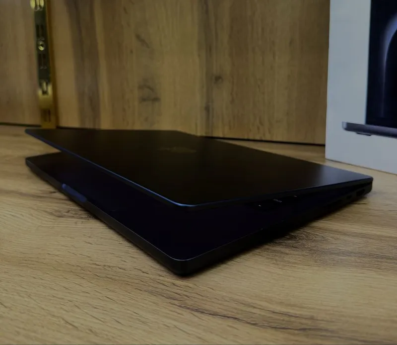 MacBook Pro M3 Max 14” 36GB/1TB | 93% Battery | 240 Cycle | Full Box — фото 3