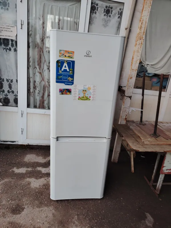 Срочно продам холадилник 2-х камерни состояние хорошее индезит — фото 3
