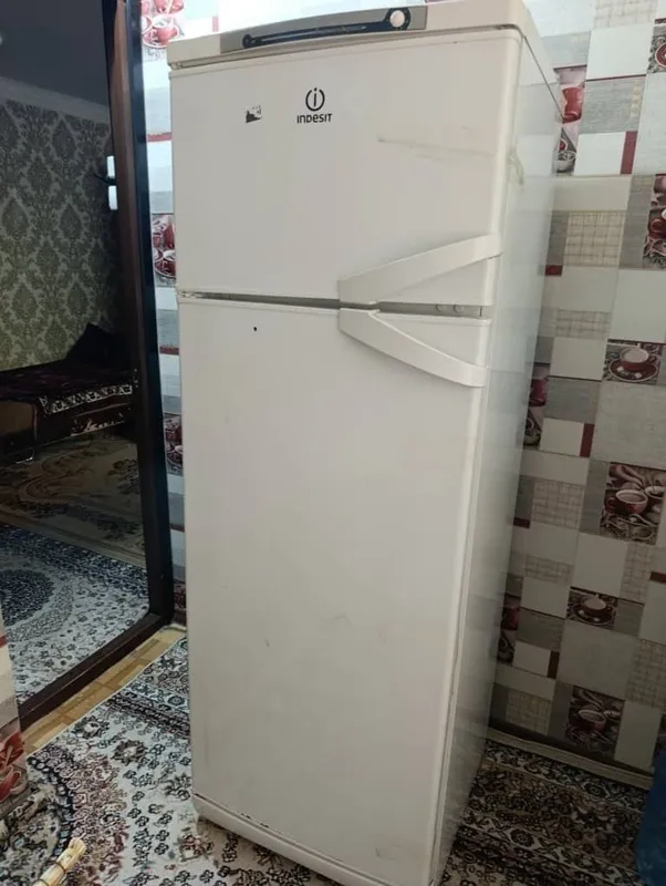 Muzlatgich Indesit 3 Muzlatgich Indesit 3
