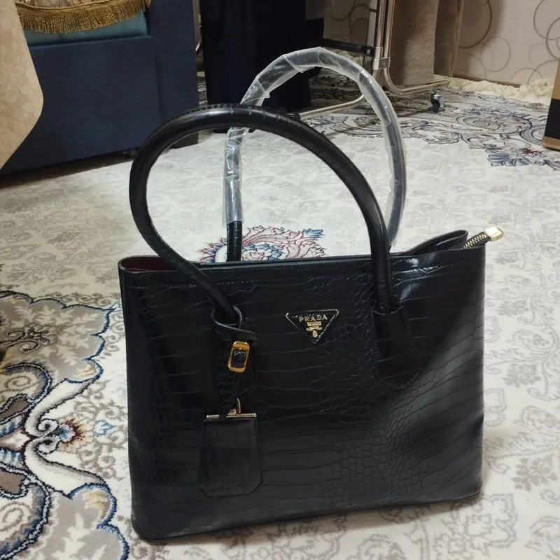 Сумка "PRADA" новая