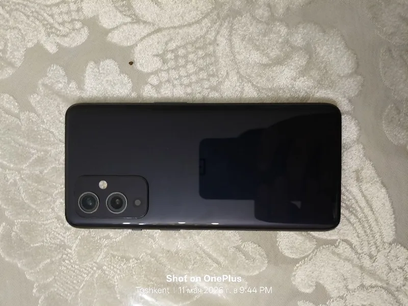 One Plus 9 5G idial xolatta