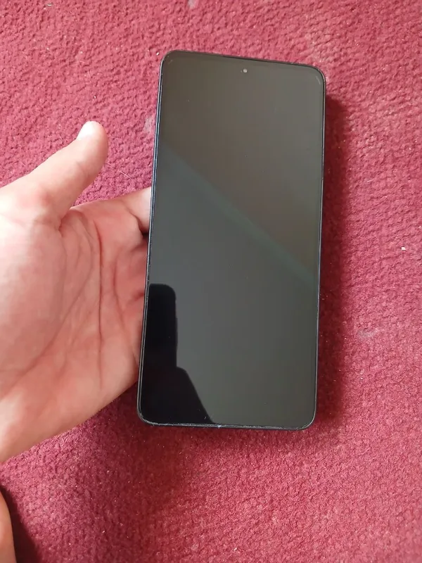 Redmi Not 13 xotira 512GB xolati yaxshi aybi yoq