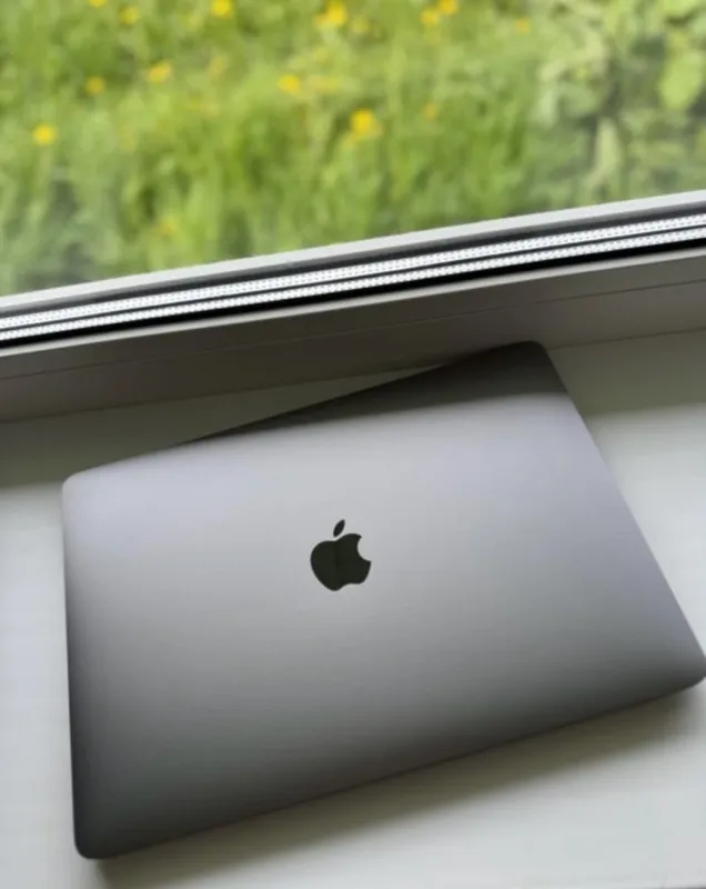 Apple macbook m1 air 2020 yili