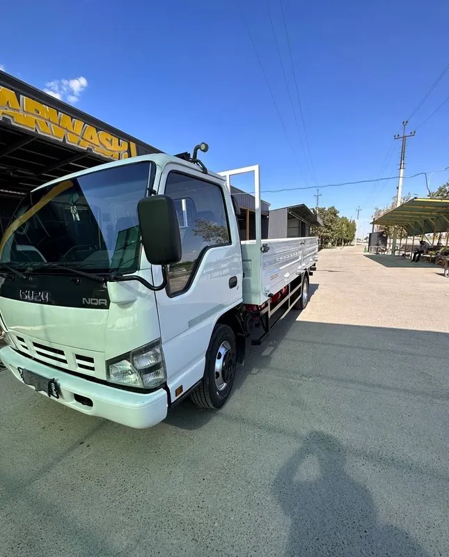 Продаётся бортовой Isuzu 7 Продаётся бортовой Isuzu 7