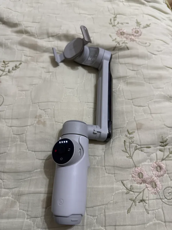 Insta360 Flow Pro — стабилизатор для iPhone — фото 2