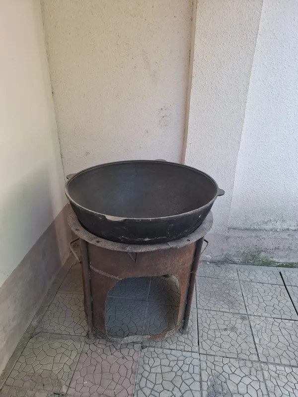 Chugunniy 30 literli qozon-o'choq sotiladi 2 Chugunniy 30 literli qozon-o'choq sotiladi 2