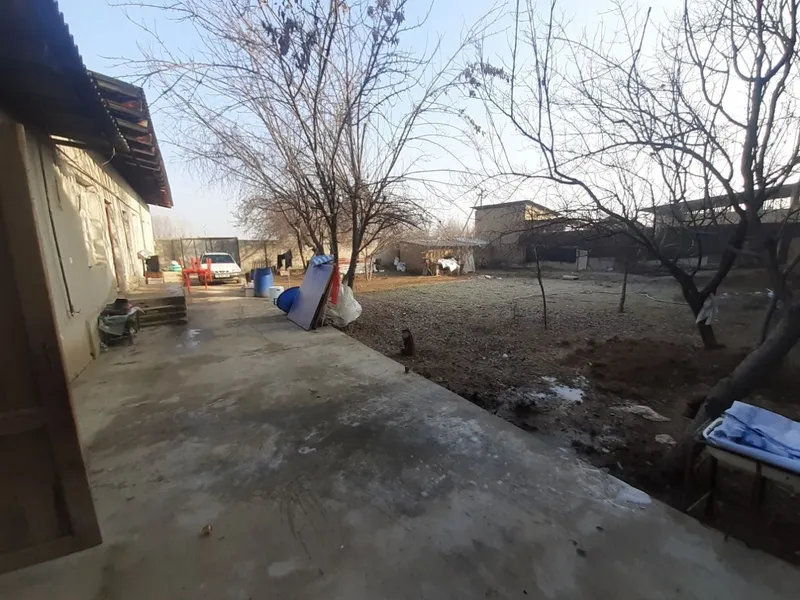 Uchaska sotiladi Nazarbek tekistilda 6sotx