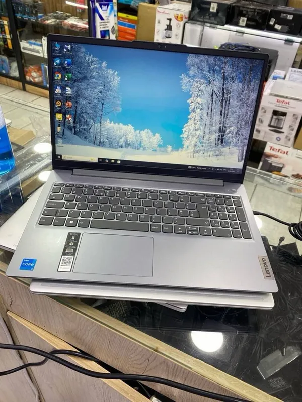 Lenovo Core i3-1305