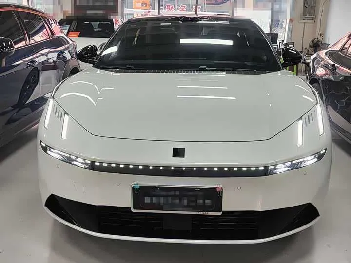 Lynk & Co 10 — 120 AWD Ultra — фото 1