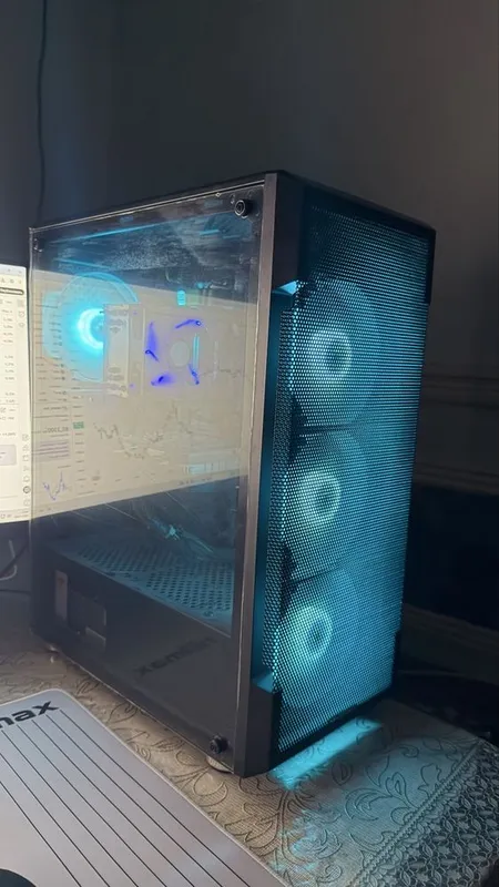 Trading uchun pc 2 ta monitor bilan 2