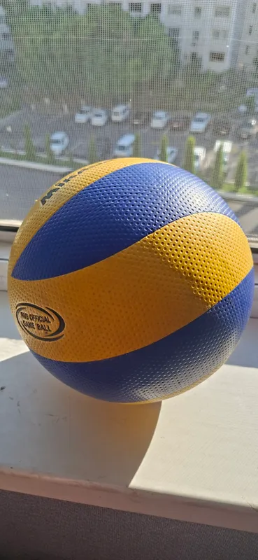 Продаю волейбольный мяч Mikasa 1 Продаю волейбольный мяч Mikasa 1