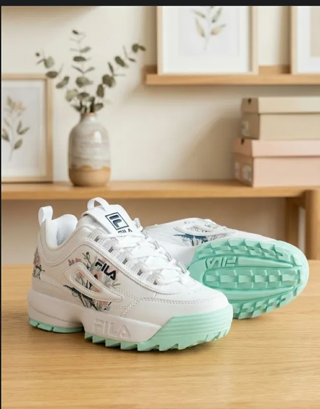 Fila krossovkalari, kashtali cheklangan seriya, original, 37-o‘lcham Fila krossovkalari, kashtali cheklangan seriya, original, 37-o‘lcham
