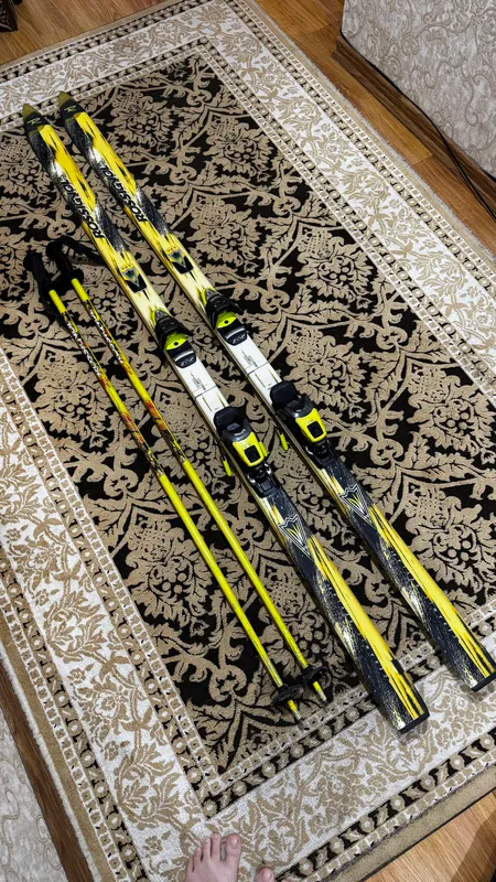 Rossignol tog‘ chang‘ilari 184 sm + tayoqlar 4
