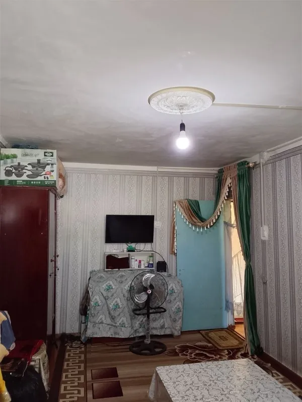 Уй сотилади 4- этаж 1хоналик 3