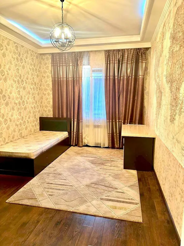 Аренда Мирабадский р-н Гостиница России 4/2/4 кирпич Спец план Д — фото 1