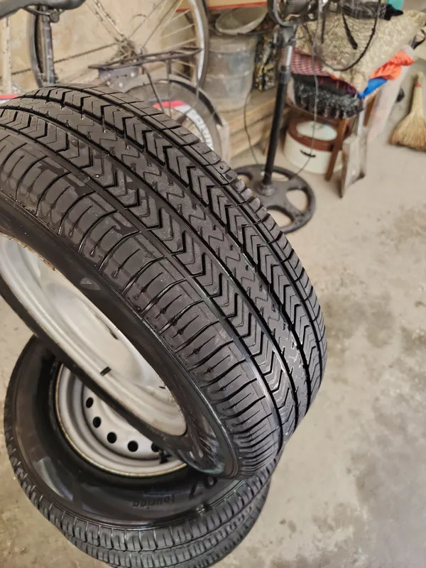 Диск и шина 13 R 185/70, идеальное состояние, от «Жигулей» 3 Диск и шина 13 R 185/70, идеальное состояние, от «Жигулей» 3