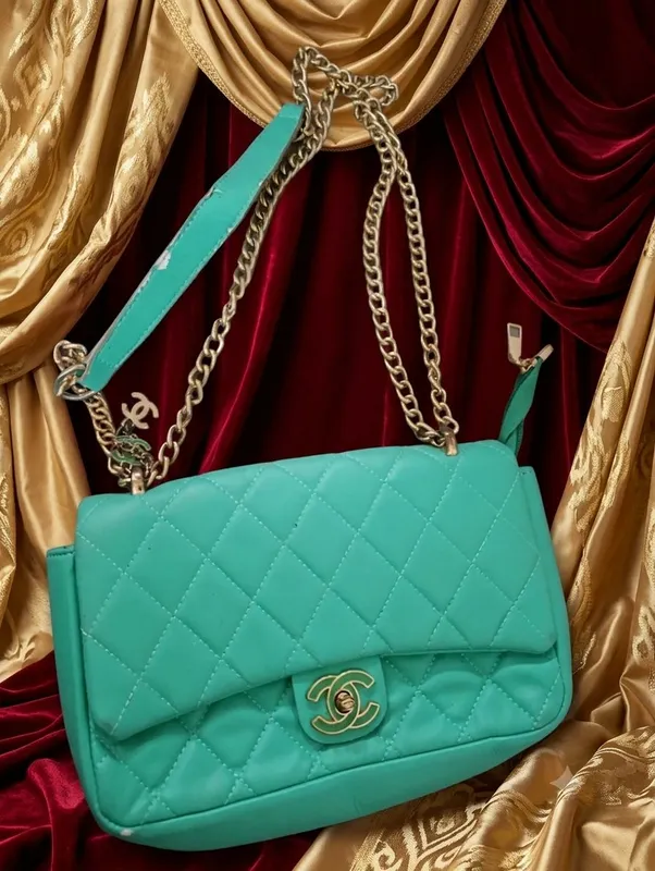 ayollar uchun chanel sumkasi