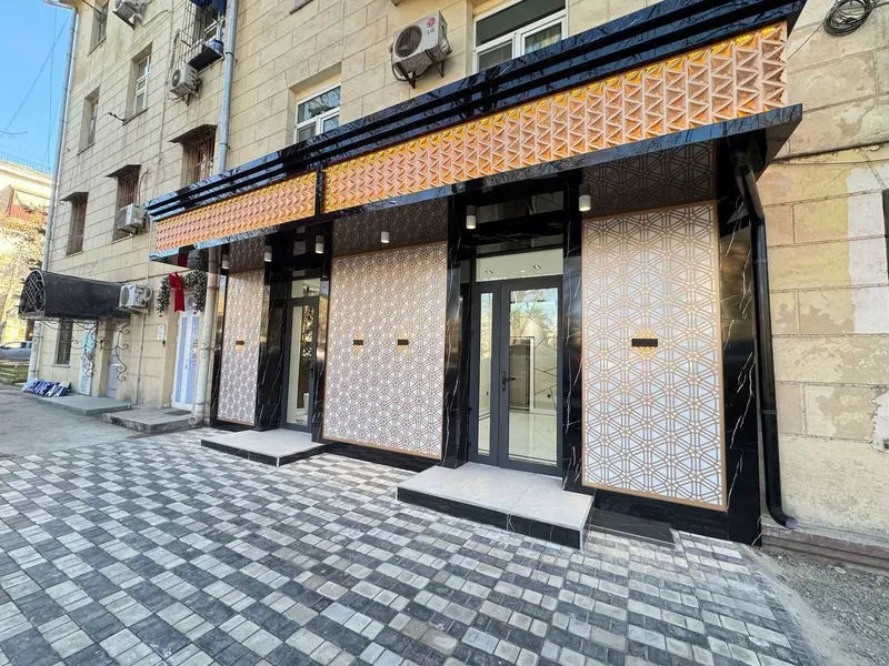 Новомосковская: Ор-р: кафе "Breadly" нежилое 43кв. Евро ремонт паркин — фото 1