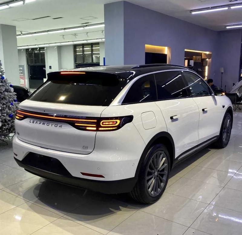 Leapmotor C11 Electr va Hybrid Barcha Pozitsia — фото 2
