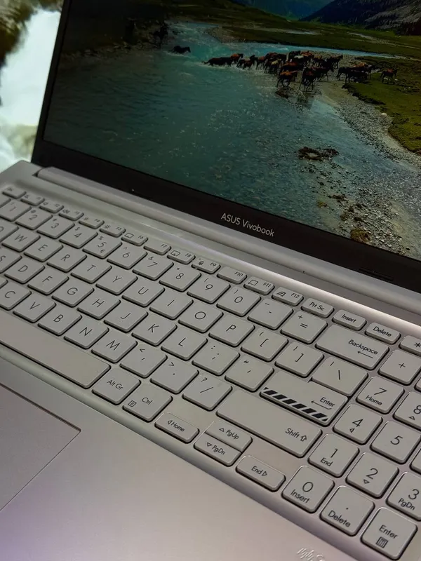 Ноутбук Asus Vivobook — фото 1