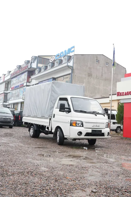 JAC X200 Тентовка yuk tashish biznesni bowlaw uchun qulay 1 JAC X200 Тентовка yuk tashish biznesni bowlaw uchun qulay 1