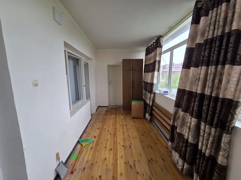 Kogon shahrida 3 xonali kvartira sotiladi