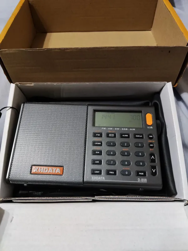 Всеволновый радиоприемник D--8088
