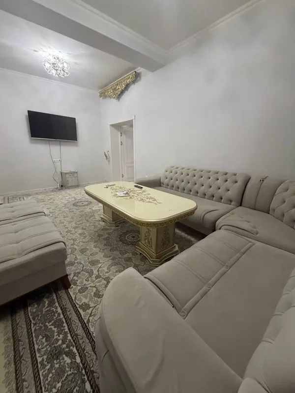 Ta’mirlangan va avtoturargoh joyi bor yangi uydagi 2 xonali kvartira sotiladi 2