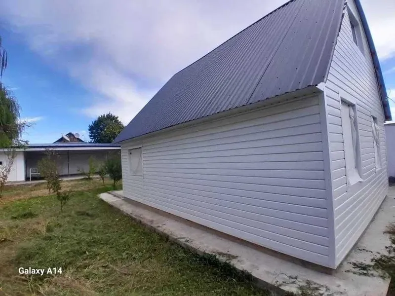 Hovli (dacha) sotiladi — gaz, svet va suv bor