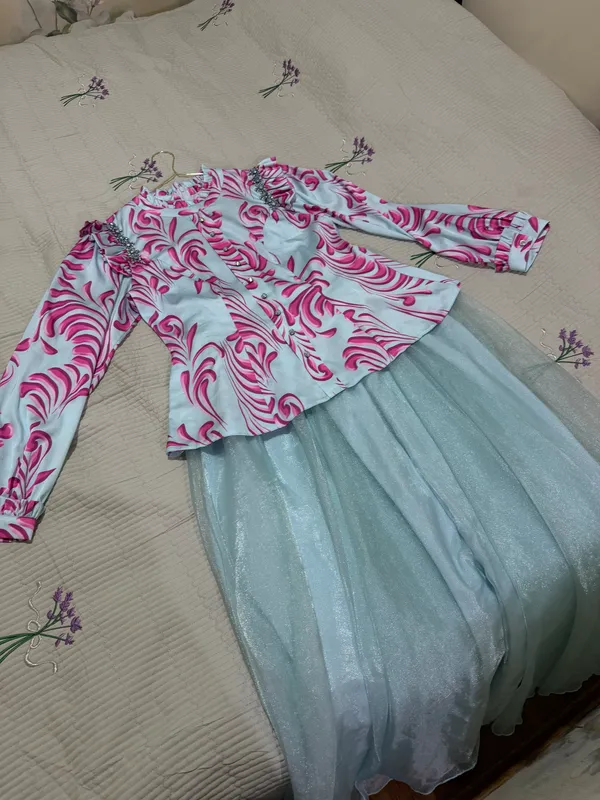 Vechirniy Razmeri 40 Turkiya. Narxi 400yuz ming.